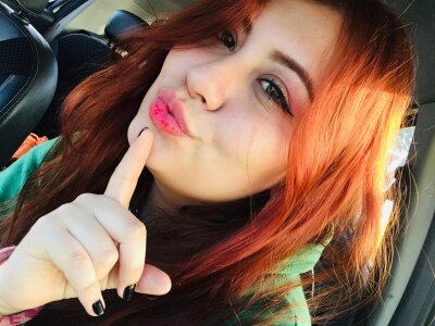 leany_21 naked stripping on cam for live sex video chat
