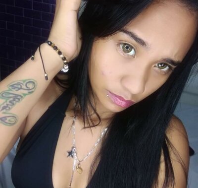 ledys_sexy4u naked stripping on cam for live sex video chat