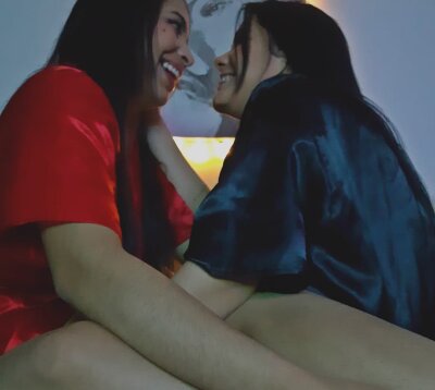 LesbiannTH naked stripping on cam for live sex video chat