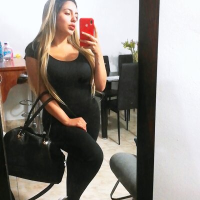 Lia_N naked stripping on cam for live sex video chat