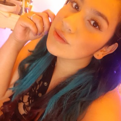lil_miqueila naked stripping on cam for live sex video chat