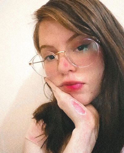 Lilith_Violeth naked stripping on cam for live sex video chat
