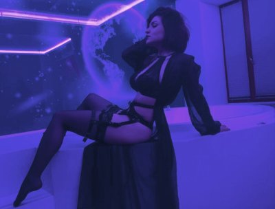 LilithDeSade naked stripping on cam for live sex video chat