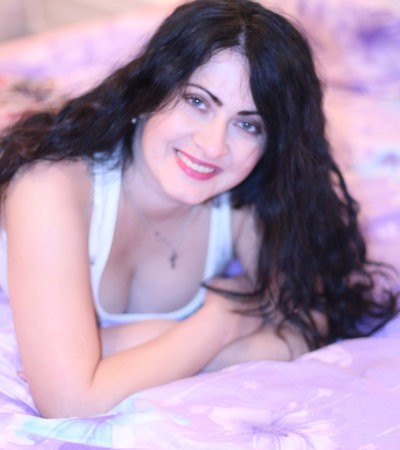 Lillian2 naked stripping on cam for live sex video chat