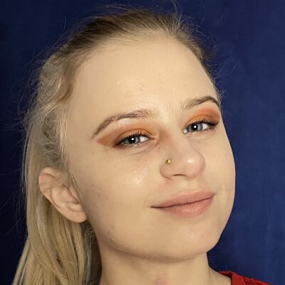 LillianFane naked stripping on cam for live sex video chat