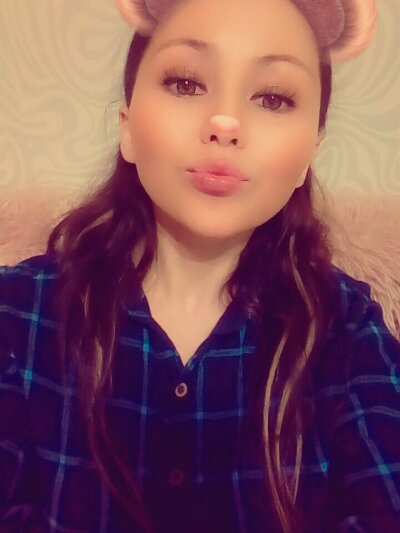 LinaVerona naked stripping on cam for live sex video chat