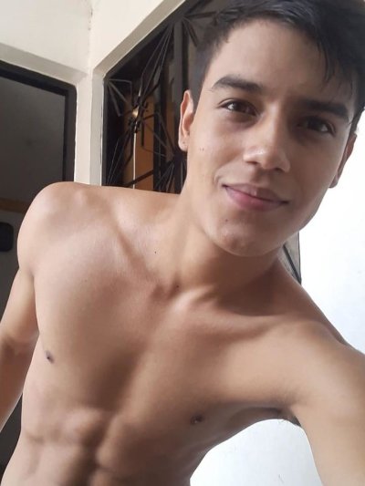 Lion_Grrr naked stripping on cam for live sex video chat