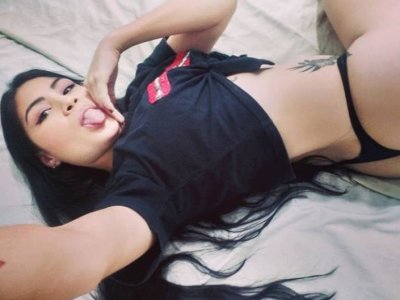 LisanHadid naked stripping on cam for live sex video chat