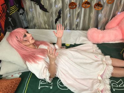 little___bee naked stripping on cam for live sex video chat