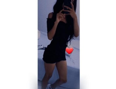 little_brunettee naked stripping on cam for live sex video chat