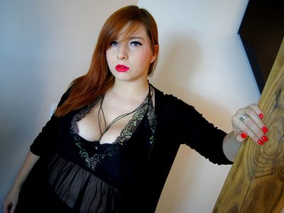 livenoemi naked stripping on cam for live sex video chat