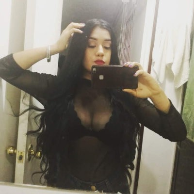 liz_martin naked stripping on cam for live sex video chat