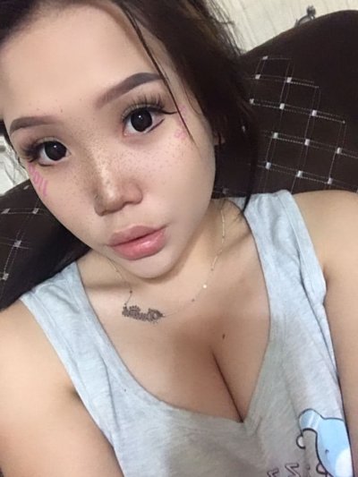 LizaGun naked stripping on cam for live sex video chat