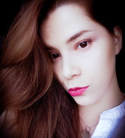 LizMoon naked stripping on cam for live sex video chat