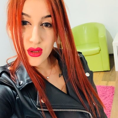 LizzieReyd naked stripping on cam for live sex video chat