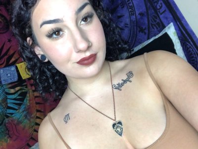 lolacash naked stripping on cam for live sex video chat