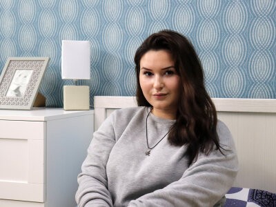 LolaFlower naked stripping on cam for live sex video chat