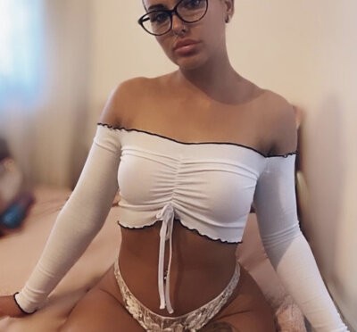 LolaIsadoraBabestation naked stripping on cam for live sex video chat