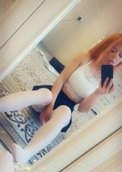 LoliiXGirl naked stripping on cam for live sex video chat