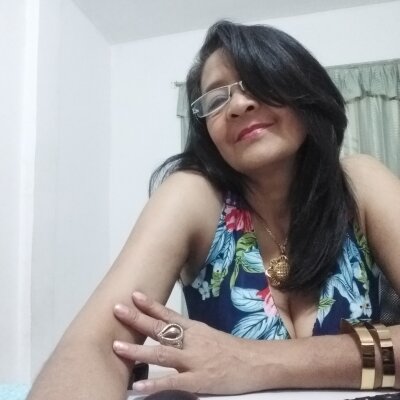 loly_hott naked stripping on cam for live sex video chat