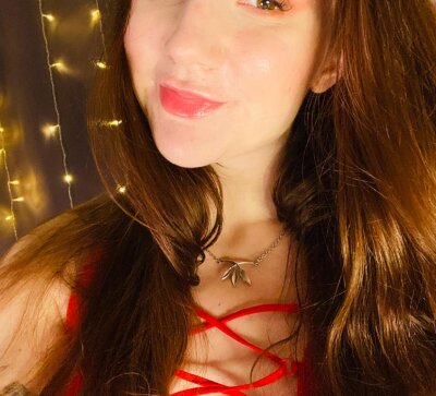 LorainLux naked stripping on cam for live sex video chat