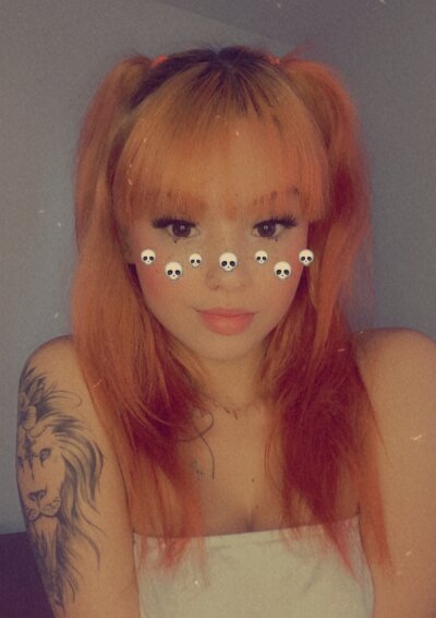 LorenRosse naked stripping on cam for live sex video chat
