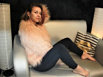 LoriJameson naked stripping on cam for live sex video chat