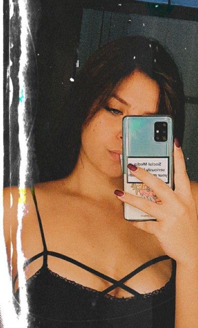 Love-me-now naked stripping on cam for live sex video chat