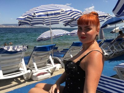 lovelyland1 naked stripping on cam for live sex video chat