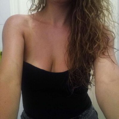 Luanaa_ naked stripping on cam for live sex video chat