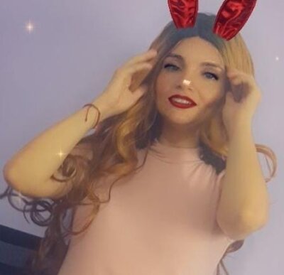 lulu_punk naked stripping on cam for live sex video chat