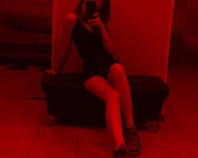 luxury_whore naked stripping on cam for live sex video chat