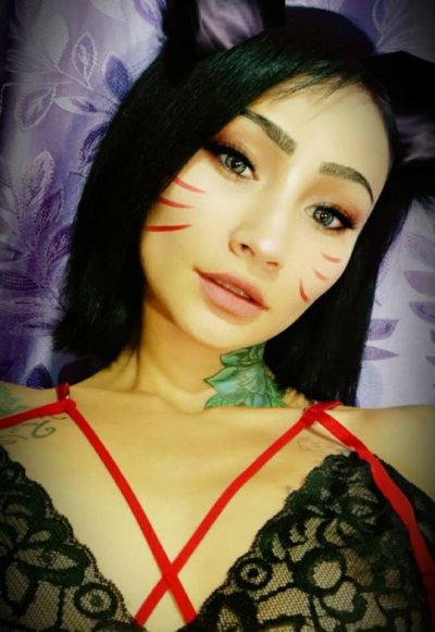 Luxxisuck naked stripping on cam for live sex video chat