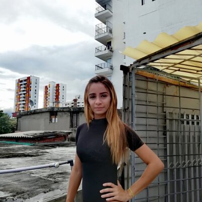 maddie_luxx naked stripping on cam for live sex video chat