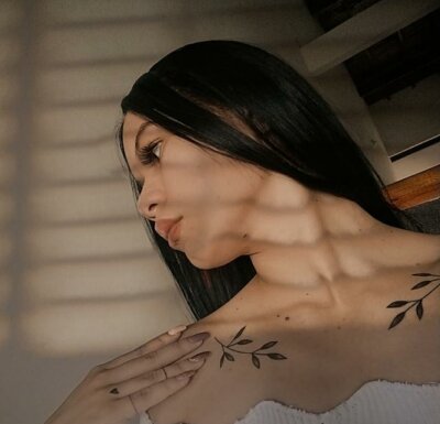 maddy_1998 naked stripping on cam for live sex video chat