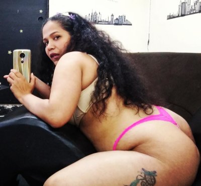 madelynmodlatinx naked stripping on cam for live sex video chat