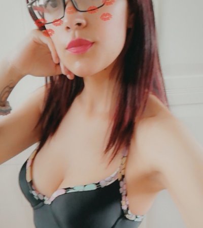 _maluuu_ naked stripping on cam for live sex video chat