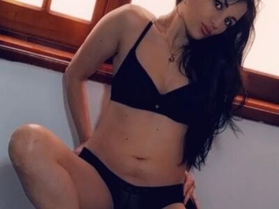 mandysquirt naked stripping on cam for live sex video chat