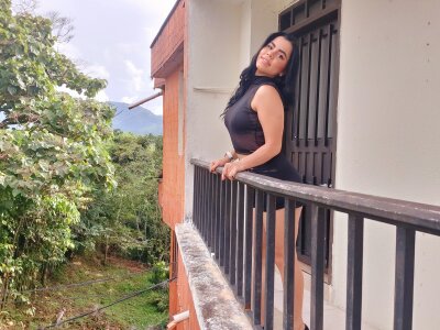marcelinee_ naked stripping on cam for live sex video chat