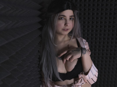 MaryMagnificent naked stripping on cam for live sex video chat