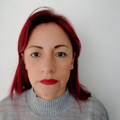 Maturegirl naked stripping on cam for live sex video chat