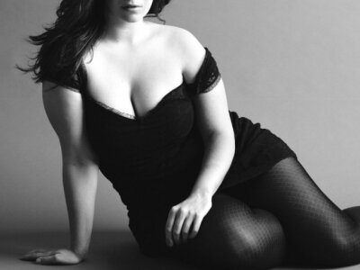 MelanieMay naked stripping on cam for live sex video chat