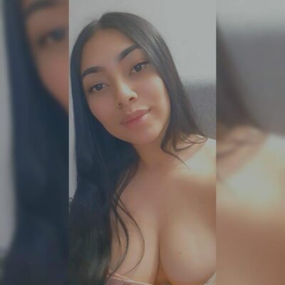 melanycruzss naked stripping on cam for live sex video chat