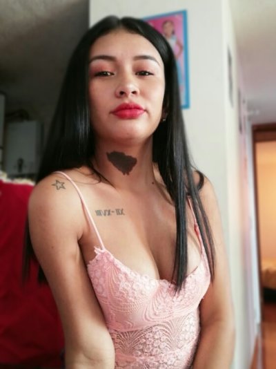 melanyharrisx naked stripping on cam for live sex video chat
