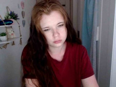 Melina_Strawberry naked stripping on cam for live sex video chat