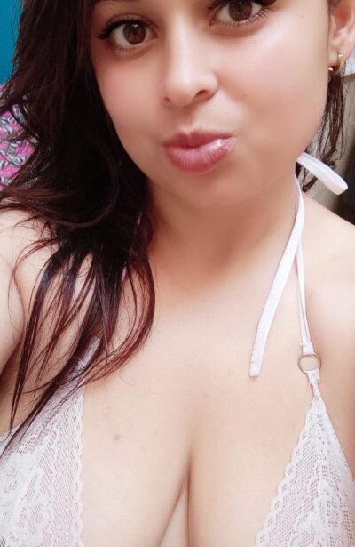 Melissa_Swett naked stripping on cam for live sex video chat