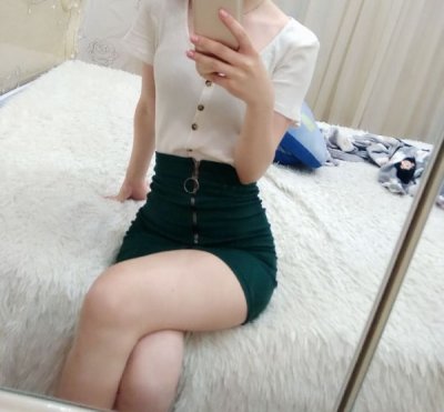 MelissaGawe naked stripping on cam for live sex video chat