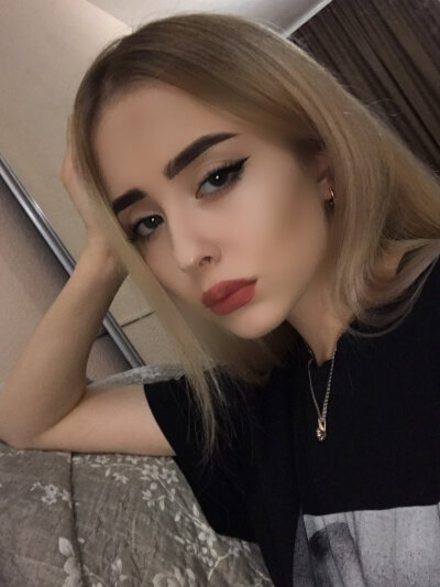 MelissaSunSh naked stripping on cam for live sex video chat