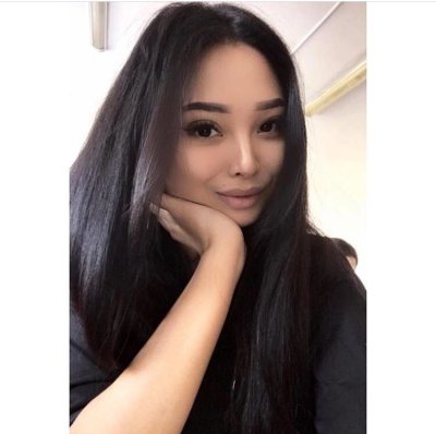 MellyMoon naked stripping on cam for live sex video chat