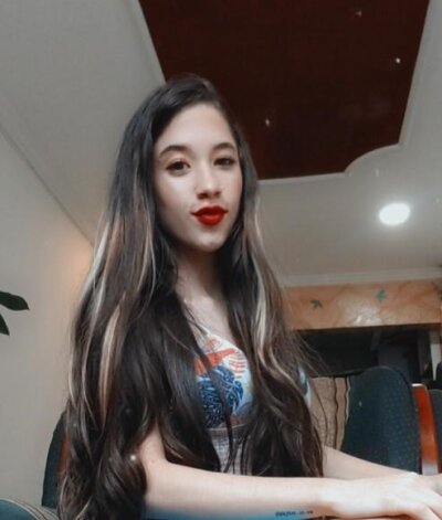 MelodThaylor naked stripping on cam for live sex video chat